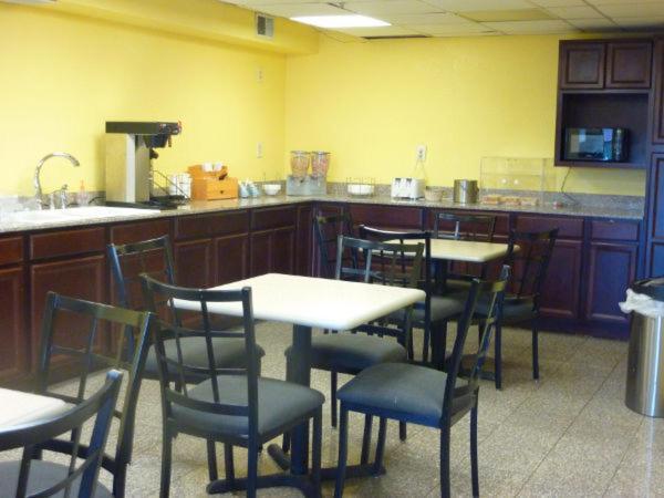 Park Hill Inn And Suites Oklahoma City Extérieur photo